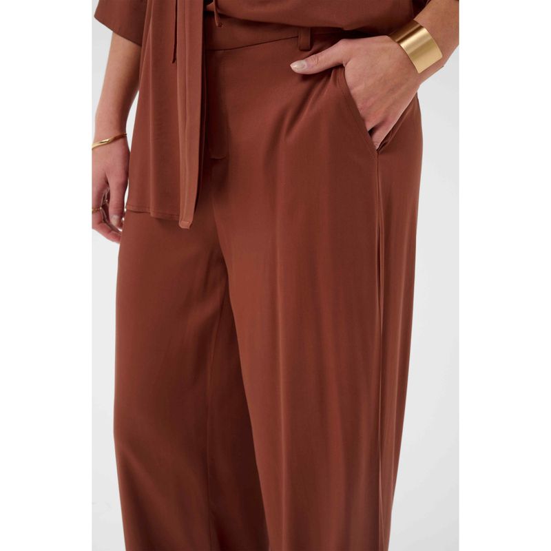 CRThelma Pant